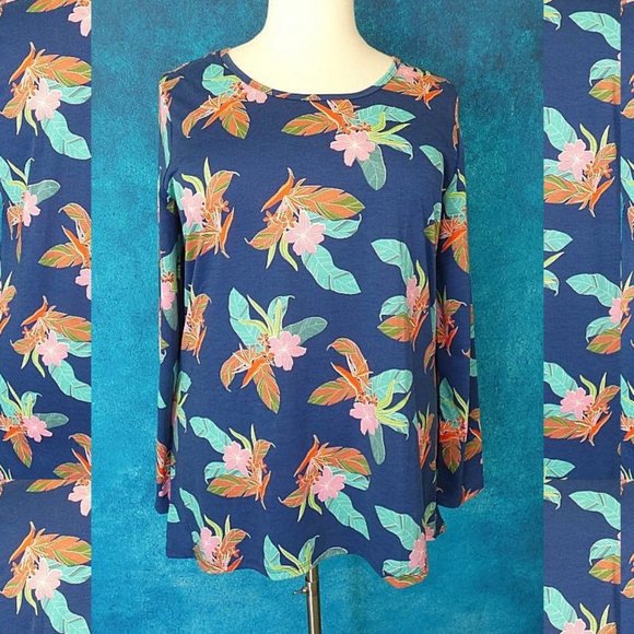 NWT LulaRoe Blue Floral Print Lynnae Top 3XL - Picture 2 of 9